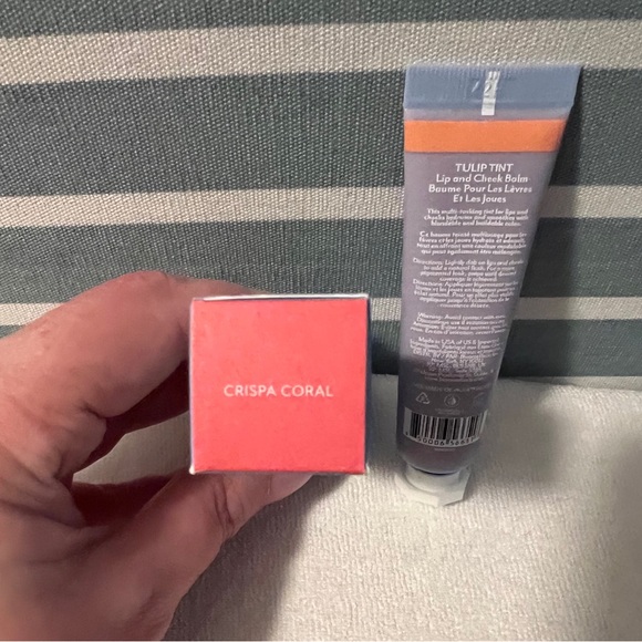 🌷NIB🌷 BLOOM EFFECTS Tulip Tint Lip & Cheek Balm in Crispa Coral - Picture 6 of 7